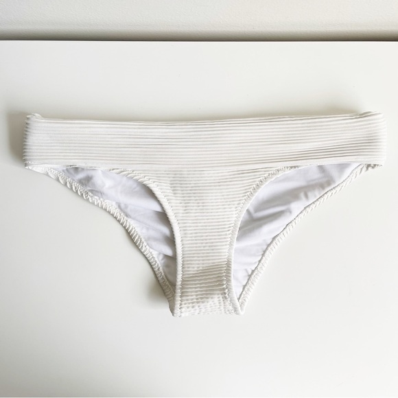 NEW Heidi Klein bikini bottoms white ribbed cheeky boho beach size 2 textured - Picture 1 of 6